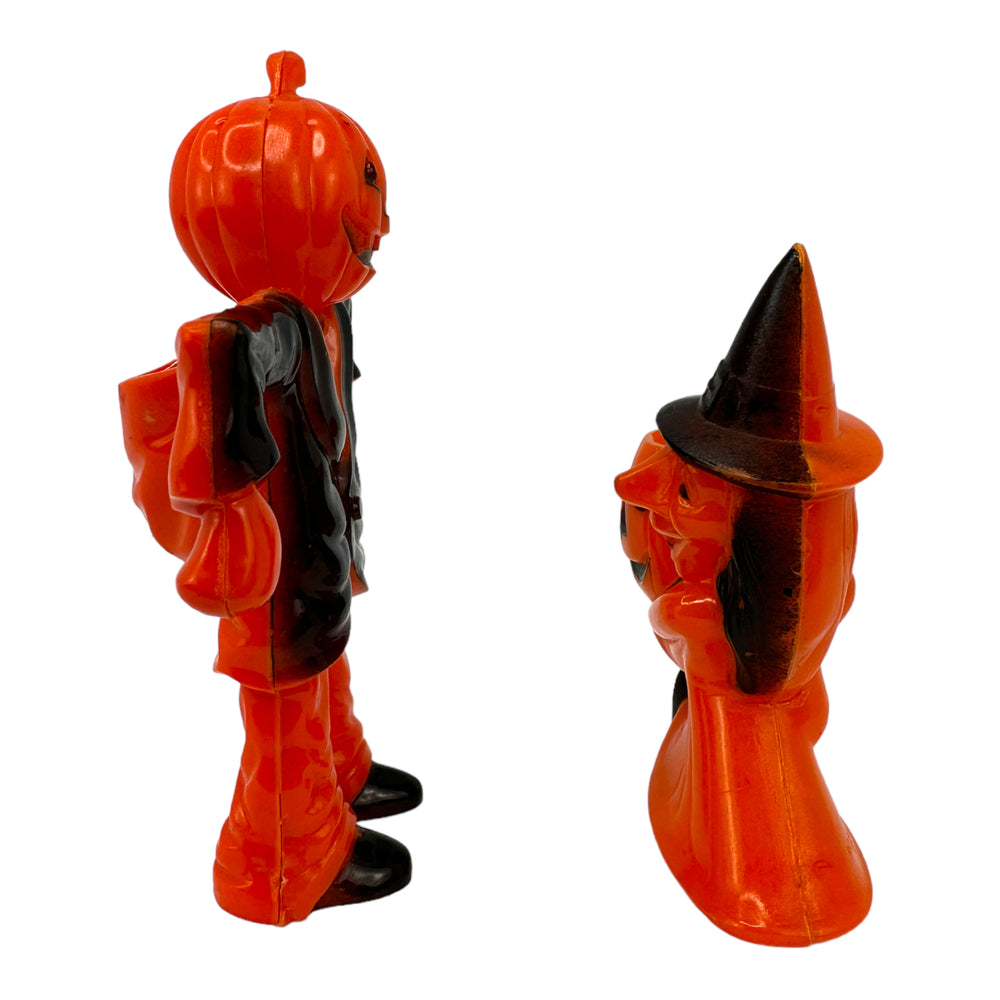 
            
                Load image into Gallery viewer, Vintage Halloween Rosbro Hard Plastic Scarecrow &amp;amp; Witch With Jack O&amp;#39; Lanterns, Set of 2 ~ 1950s Toy &amp;amp; Candy Holder at Eerie Emporium.
            
        