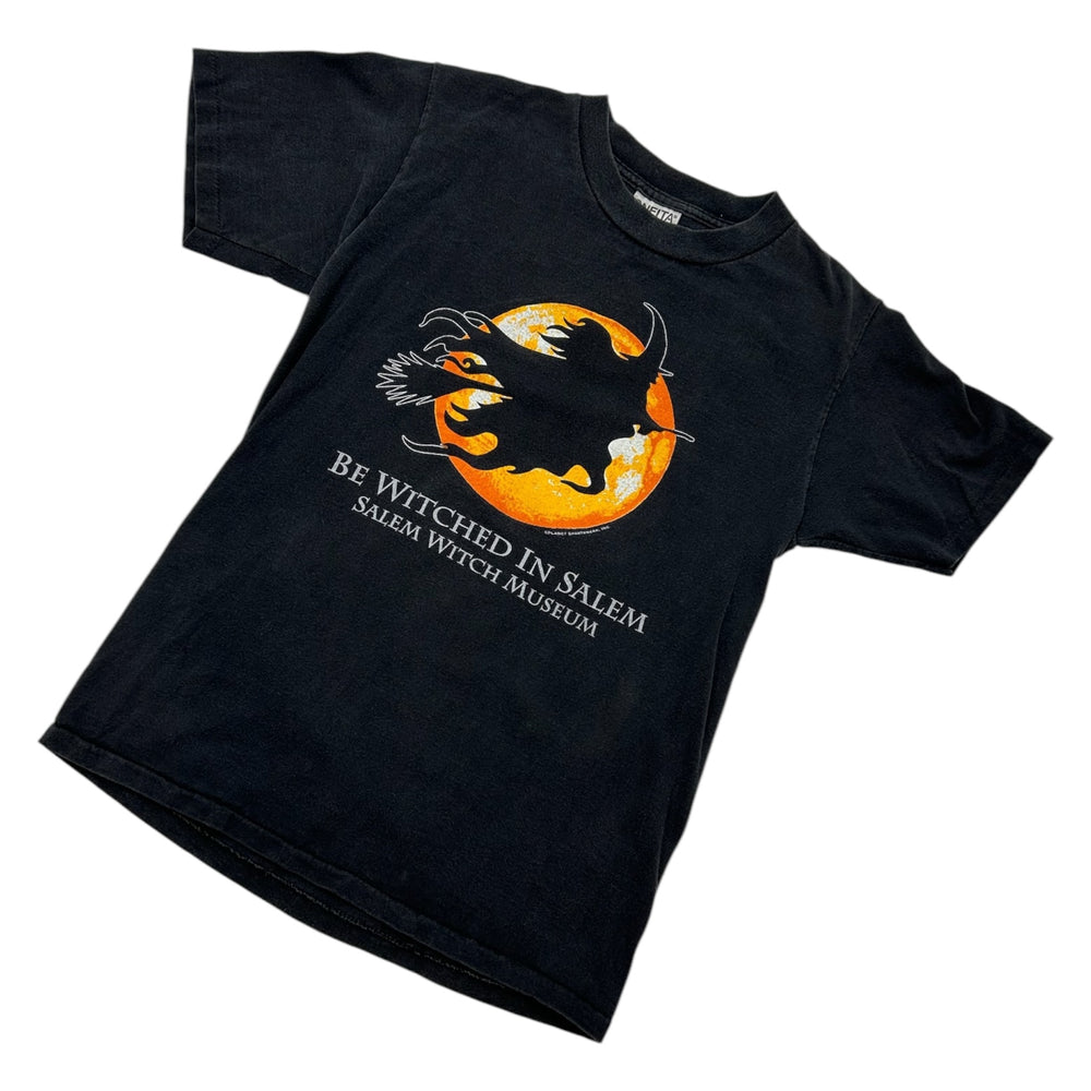 Vintage 1990s Single Stitch Salem Witch Museum T-Shirt Size Small at Eerie Emporium. 2