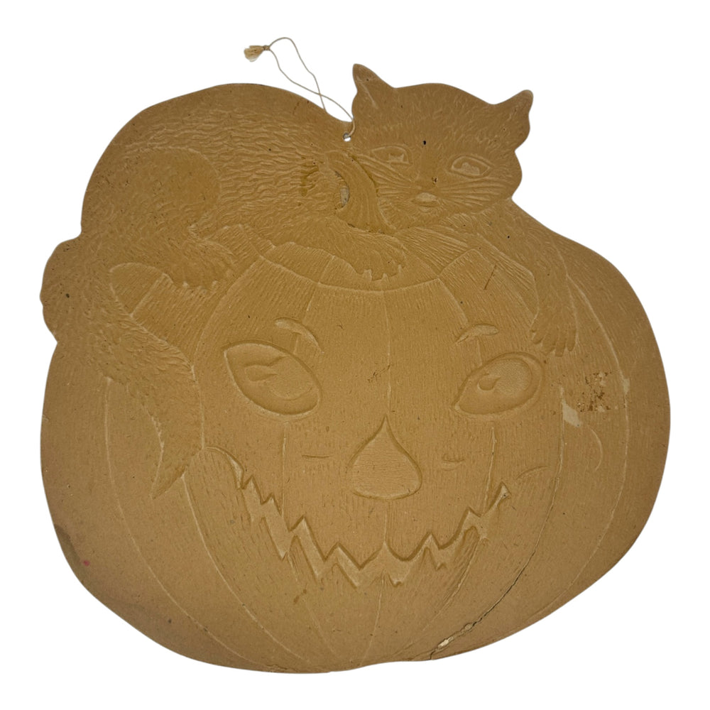 Vintage Halloween Beistle 1930s Black Cat Atop Jack-O'-Lantern Die Cut ~ Heavily Embossed at Eerie Emporium. 9