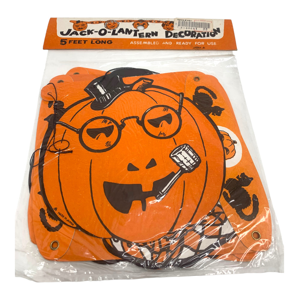
            
                Load image into Gallery viewer, Vintage Halloween Jack o Lantern Banner / Garland from the 1950s or 1960s.
            
        