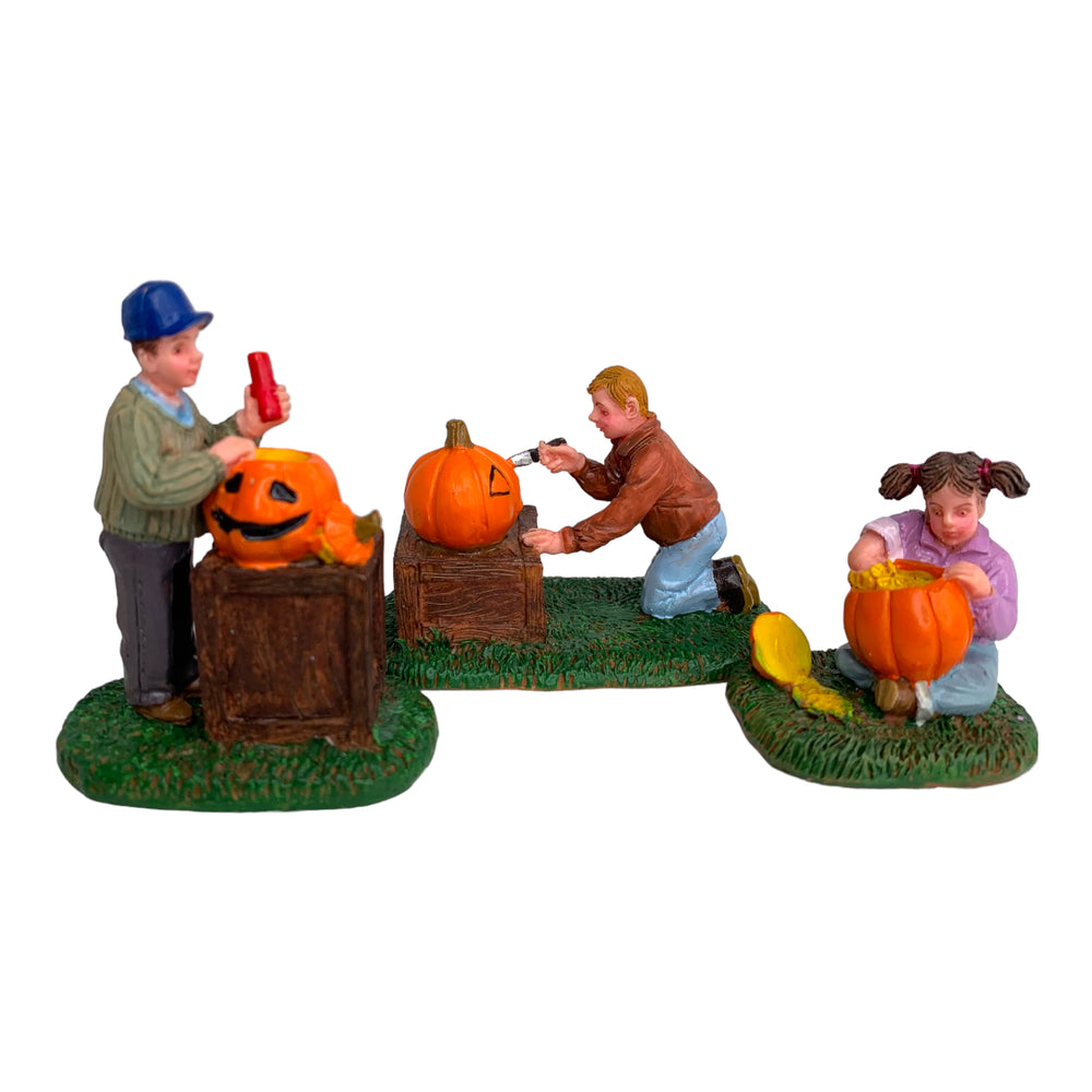 
            
                Load image into Gallery viewer, Retired Lemax Spooky Town Pumpkin Carvers #52009
            
        