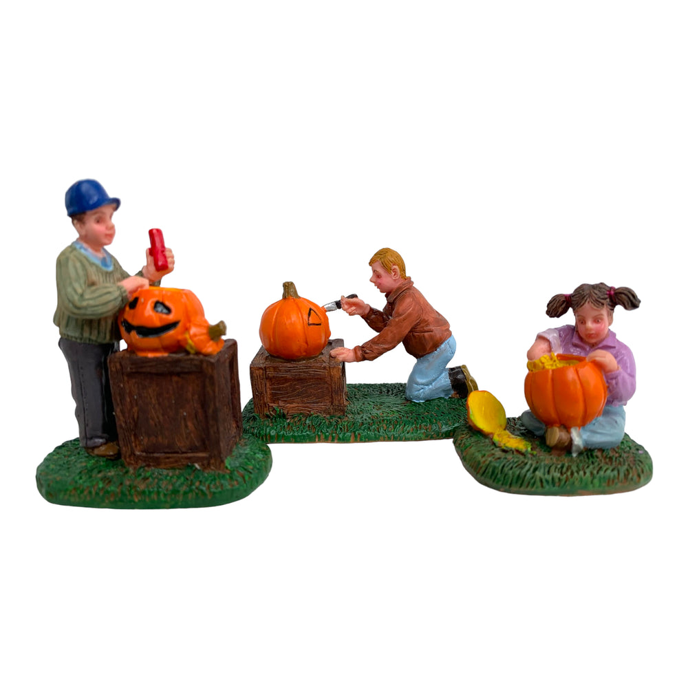 
            
                Load image into Gallery viewer, Retired Lemax Spooky Town Pumpkin Carvers #52009
            
        
